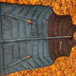 Columbia medium (10/12) boys puffer vest